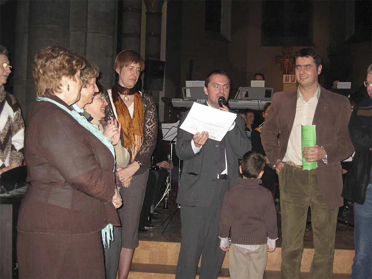 Premier don reçu du Rotary Club Courcelles lors d'un concert en 2007